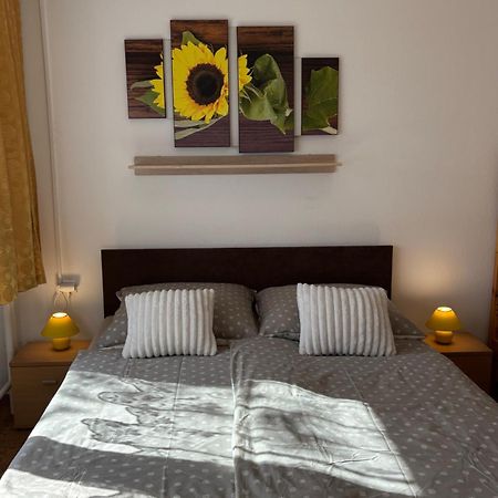 Apartmanovy Dom Grand Štúrovo Extérieur photo