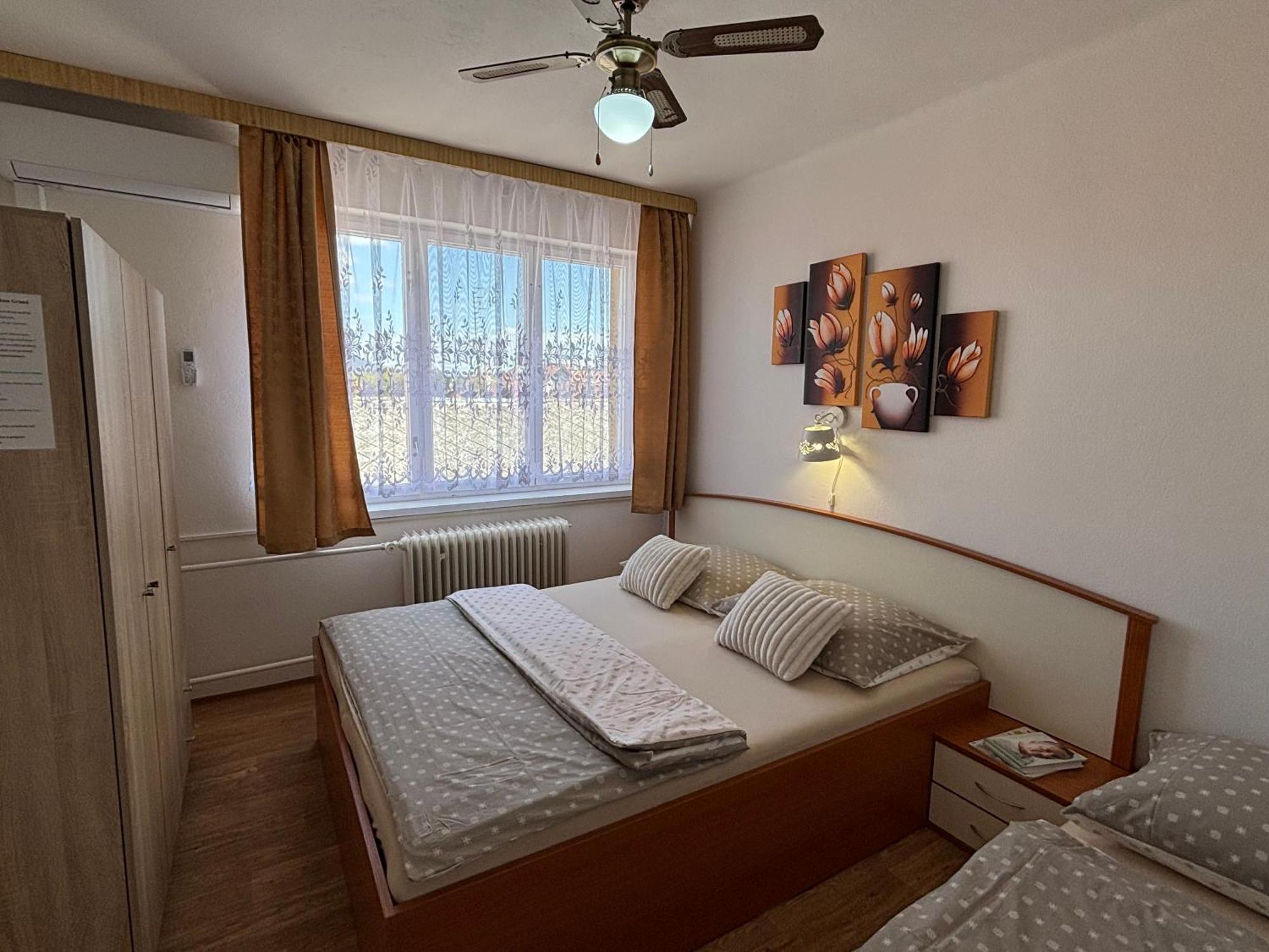 Apartmanovy Dom Grand Štúrovo Extérieur photo