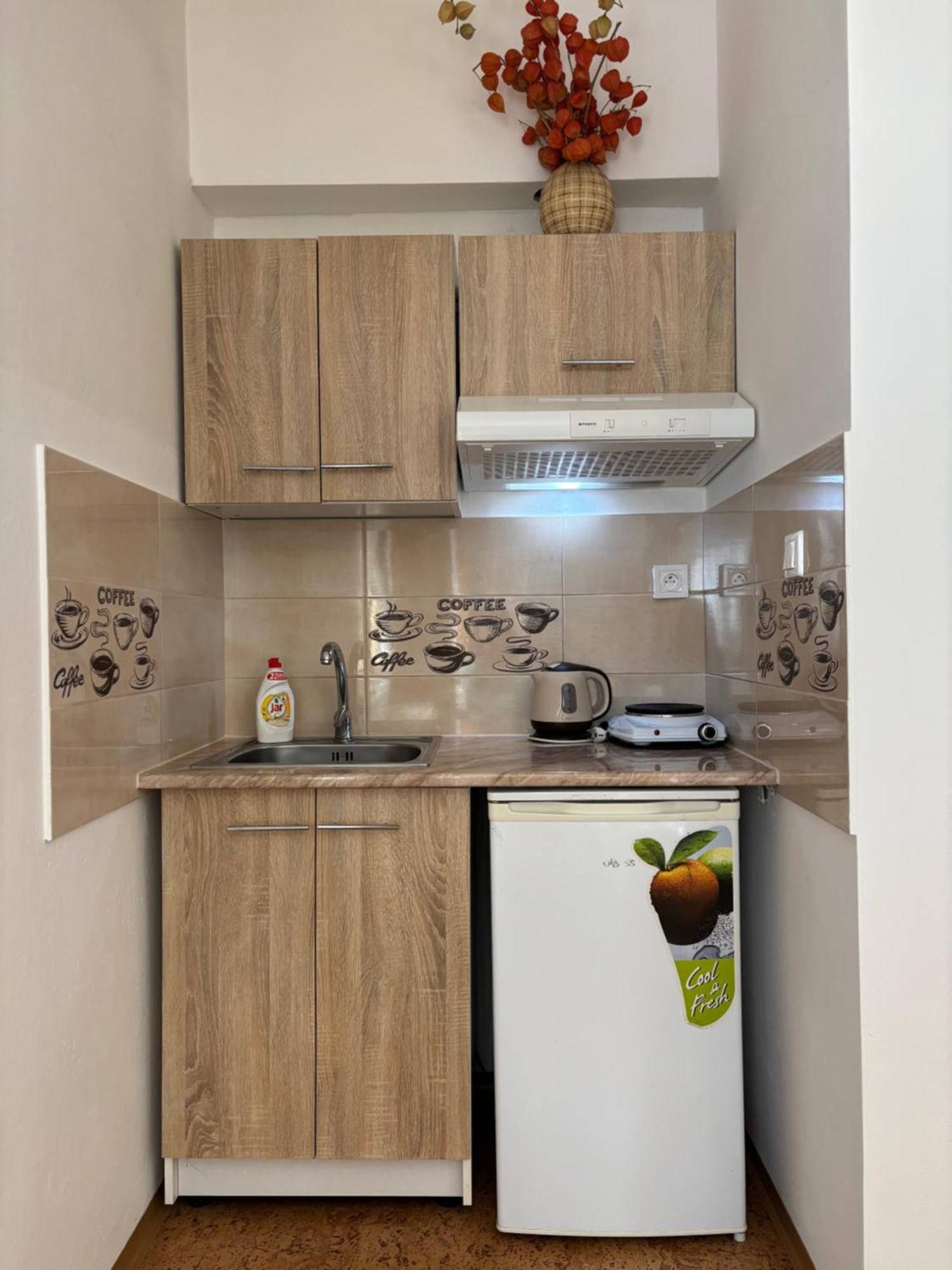 Apartmanovy Dom Grand Štúrovo Extérieur photo