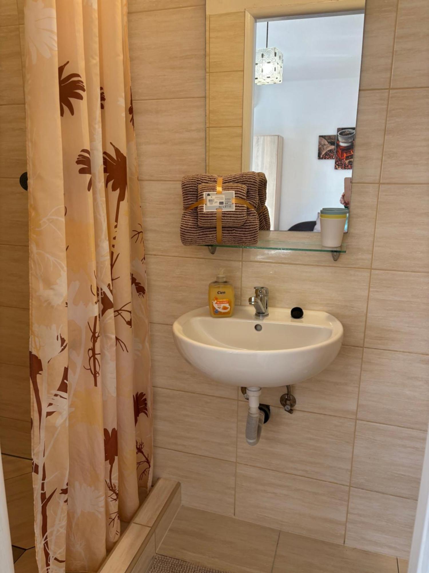 Apartmanovy Dom Grand Štúrovo Extérieur photo